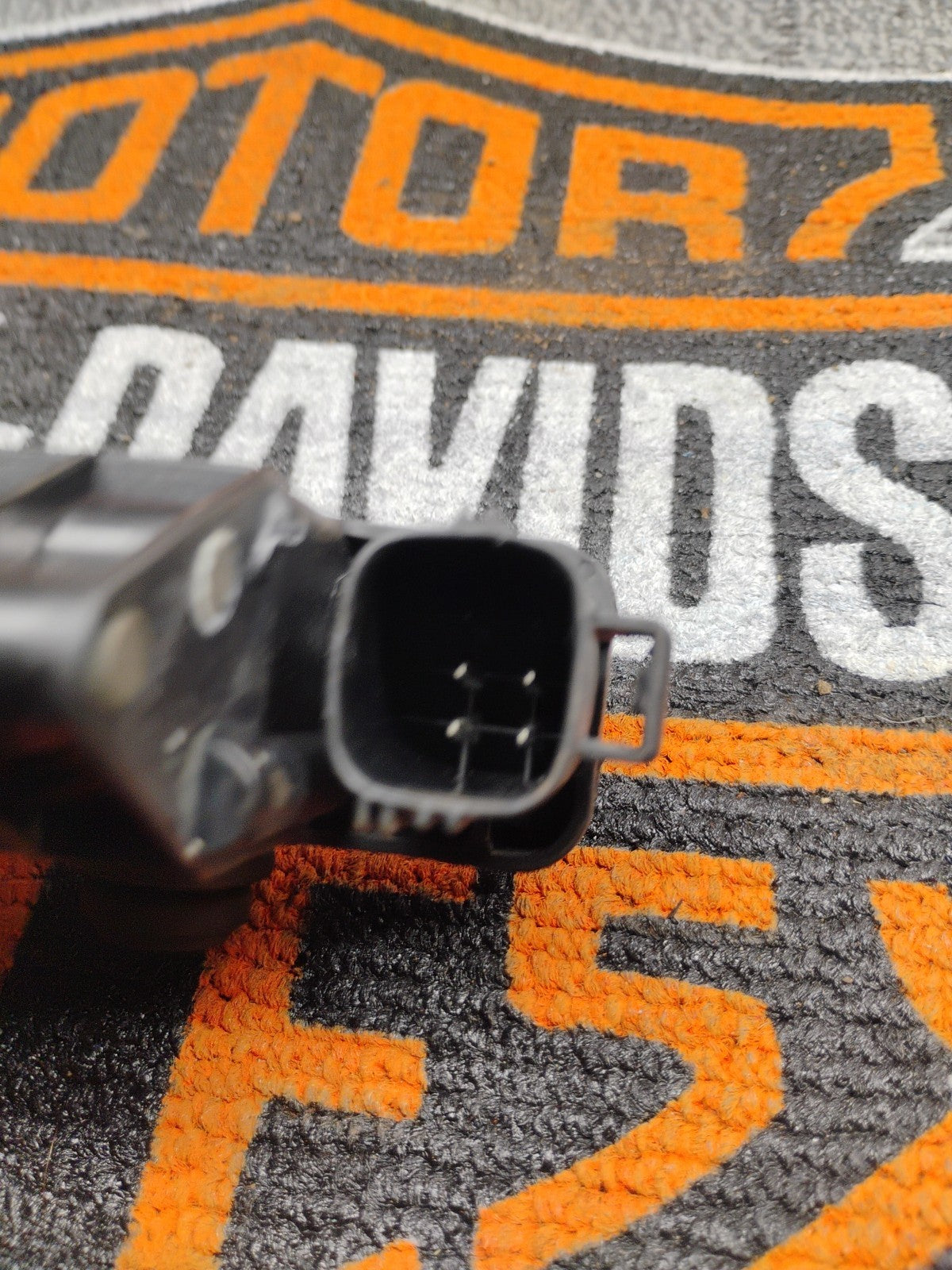 LAND ROVER LR3 / LR4 & RANGE ROVER SPORT REAR AXLE AIR SUSPENSION VALVE BLOCK