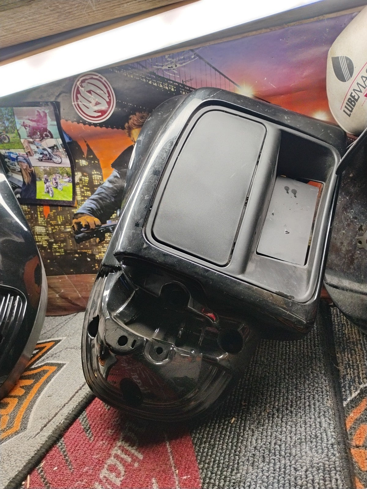 Harley 14-23 Touring Vented Lower Leg Fairing Glove Box