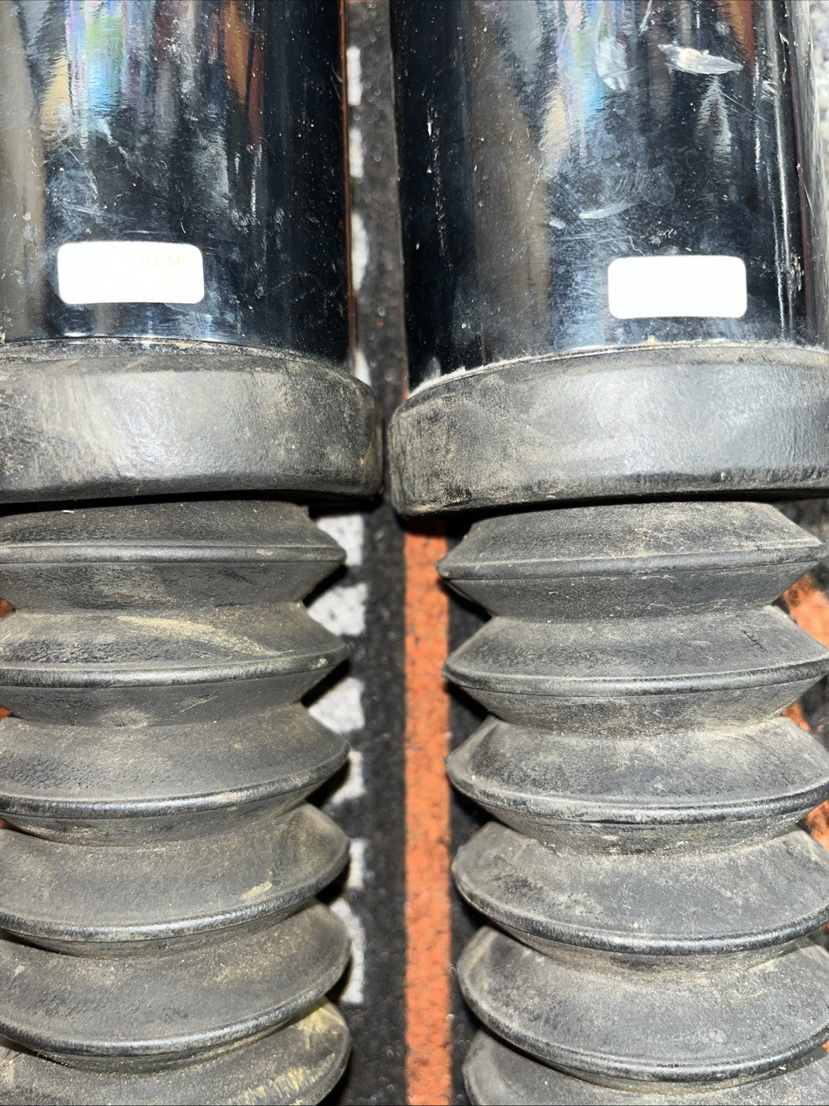 Harley Davidson OEM FLHR/FLHP/FLHT Touring Rear Shocks 54000036