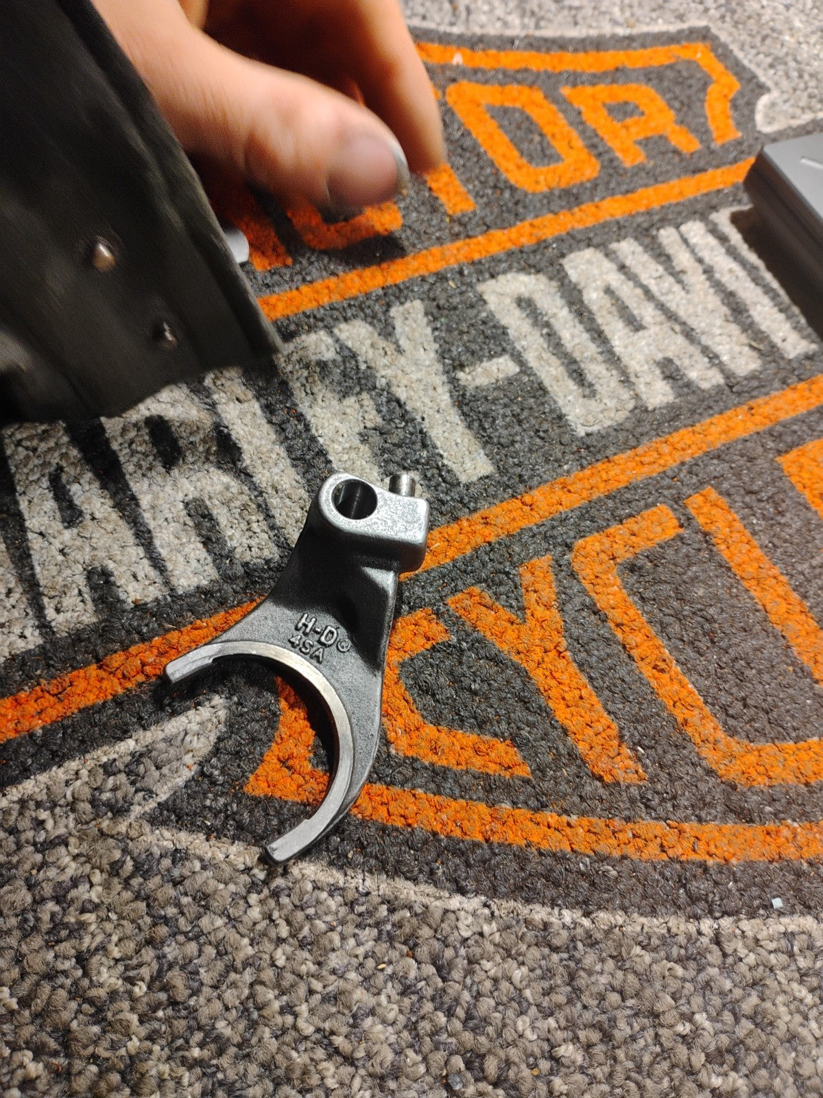 HARLEY-DAVIDSON 5 SPEED 4TH SHIFTER FORK 1980-UP DYNA SOFTAIL FXR OEM 34195-79D