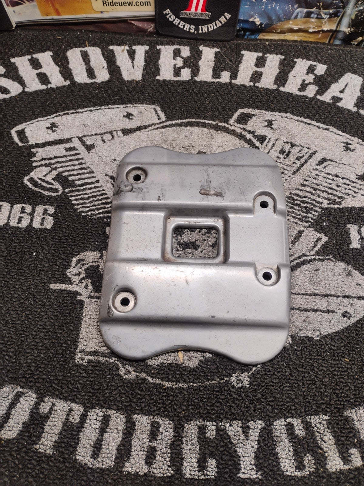 Harley-Davidson OEM 95-03 XL Polished Rocker Cover 17501-86B Cast #17581-95