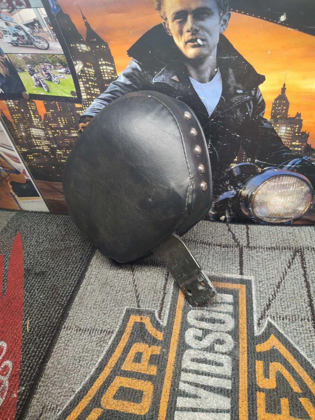 HARLEY DAVIDSON TOURING DRIVERS BACK REST STUDDED