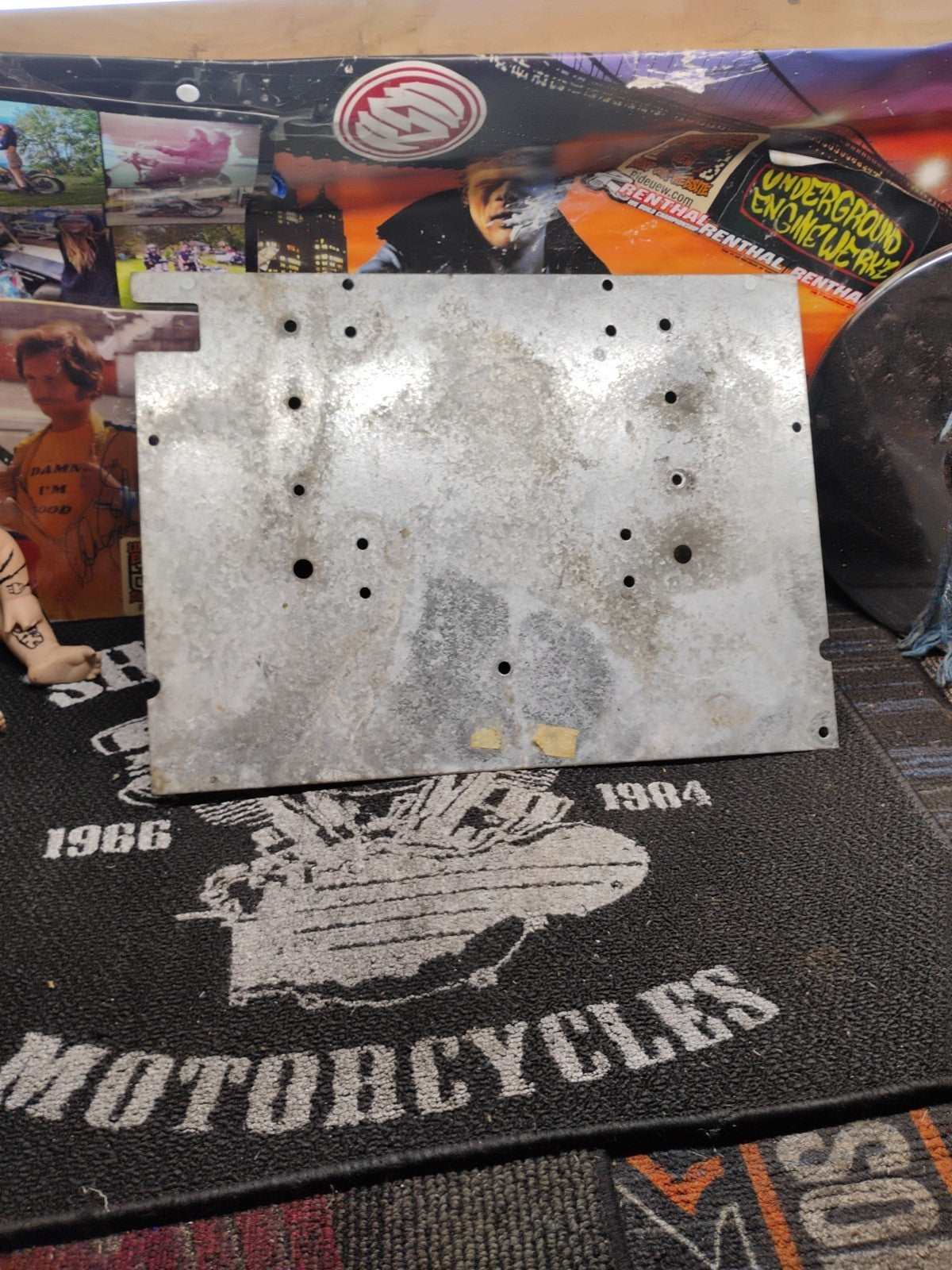 Harley Tour Pak Backing Plate 90688-85 OEM Lid Reinforcement Mount