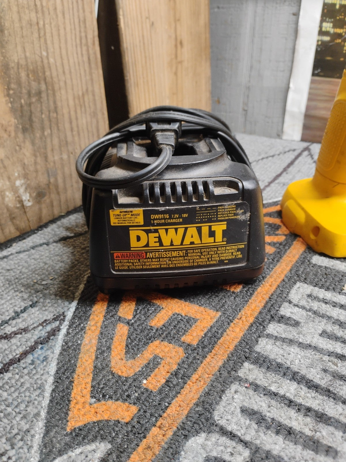DEWALT 18V POWER TOOLS LOT OF 4 +CHARGER NO BATTERY