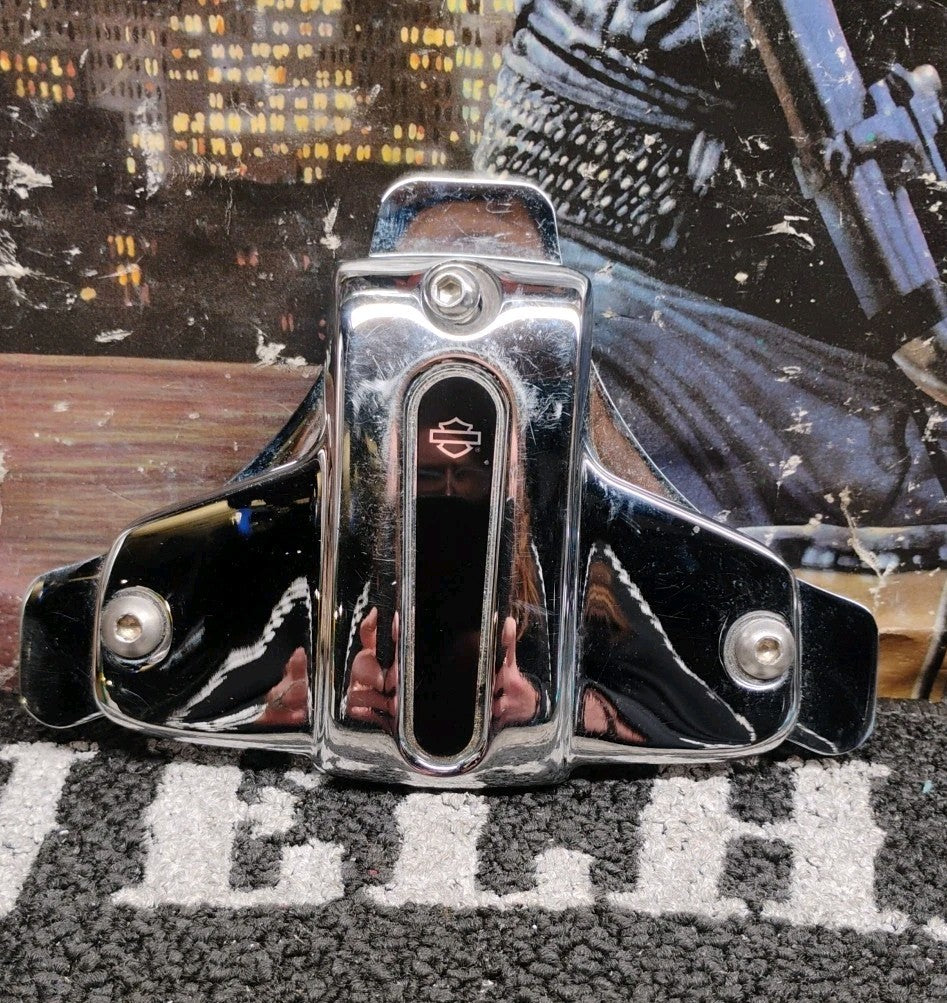 OEM HARLEY DAVIDSON TRI GLIDE 2013 BACKREST SISSY BAR BRACKET BAR SHIELD CHROME