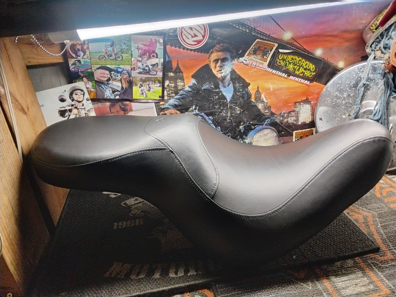 OEM Harley Davidson Softail Reach Seat 52442-04 FXST FLST