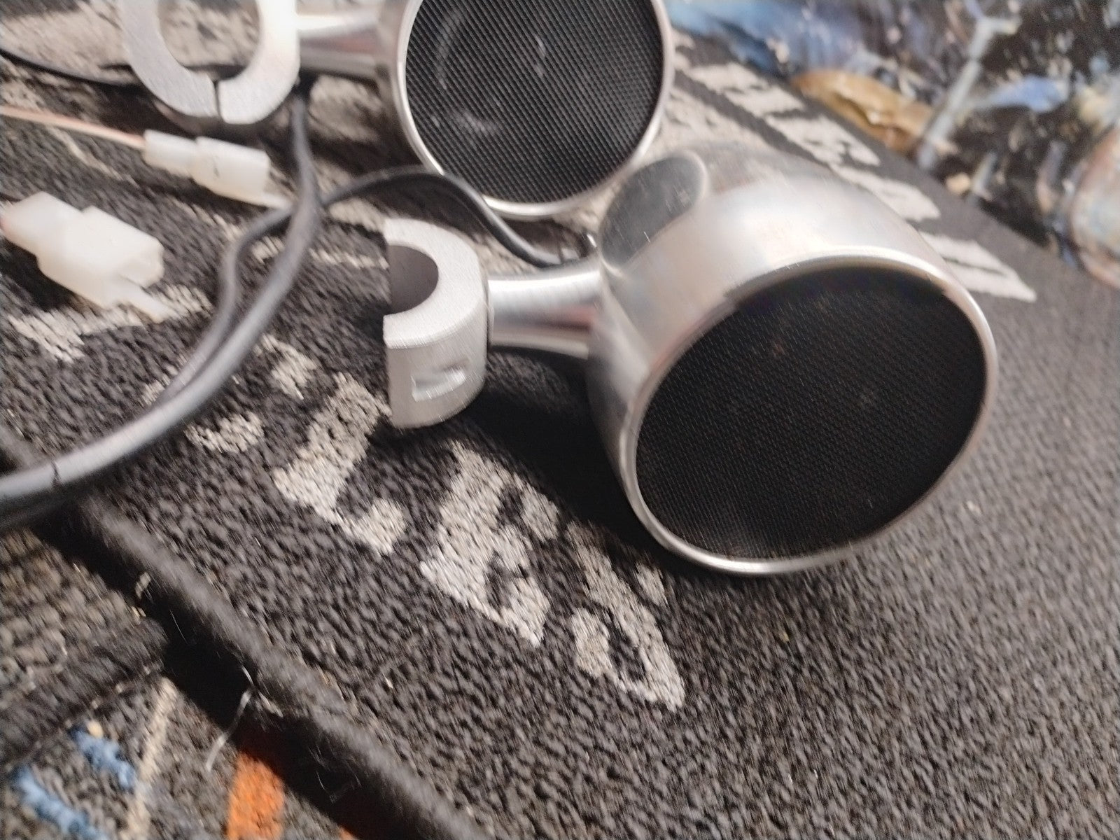 Harley Davidson Road King Softail Dyna Sportster Handlebar Mounted Speakers