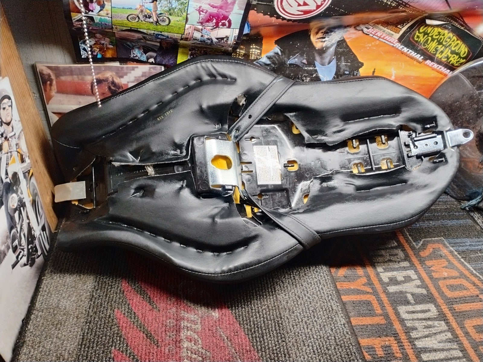 DEALER DEMO HARLEY '07-09 XL SPORTSTER REDUCED REACH SEAT