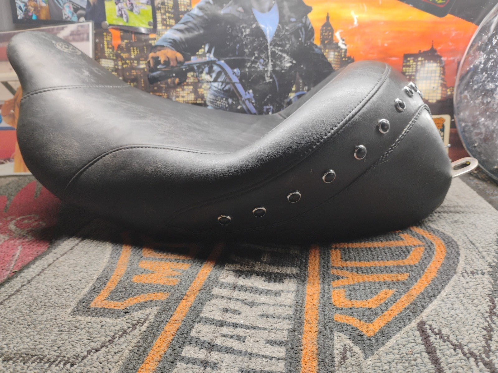 Mustang - 76028 - Studded Solo Seat, Black Studs