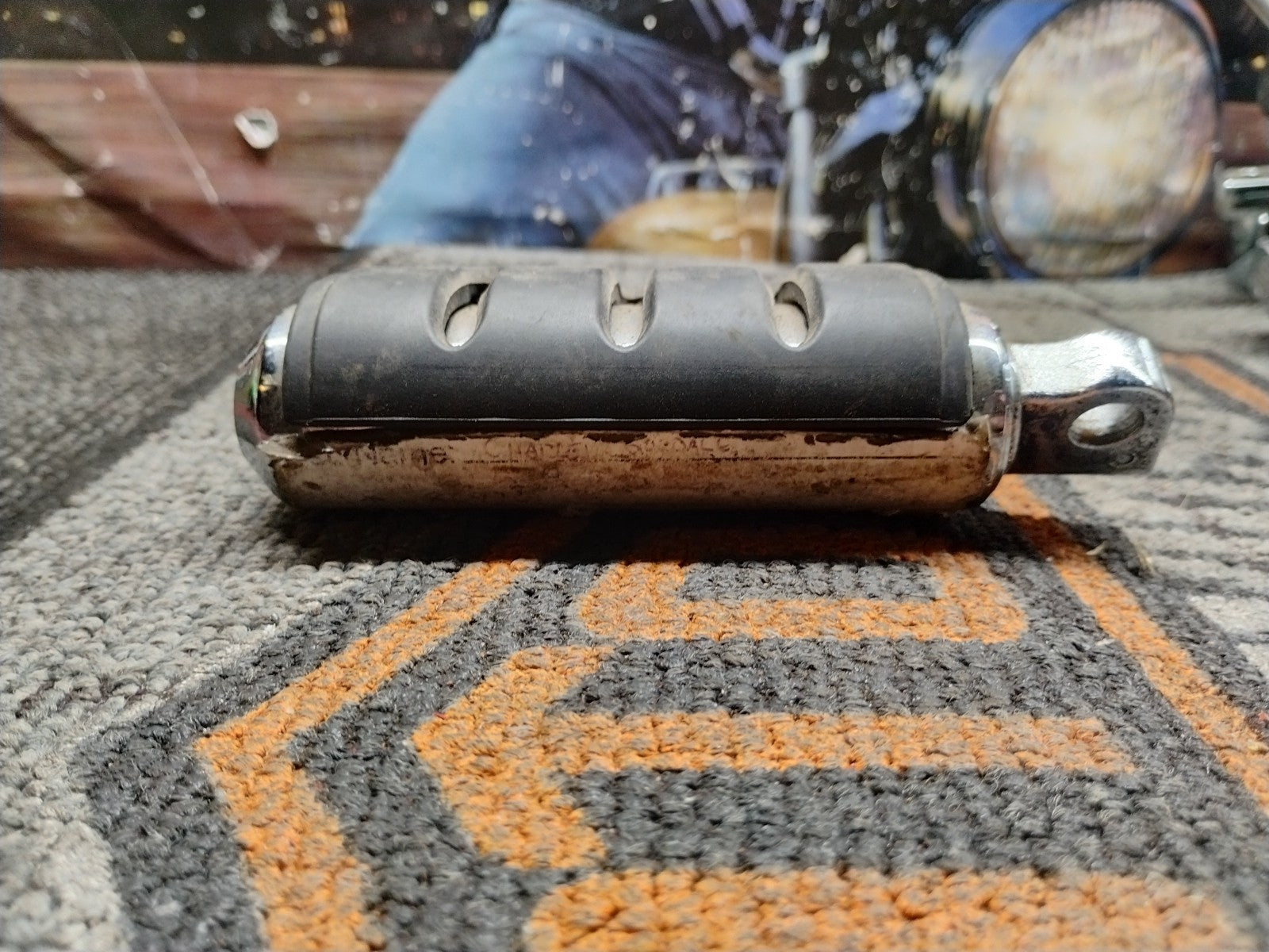 Chrome & Rubber Right Footpeg For Harley Davidson