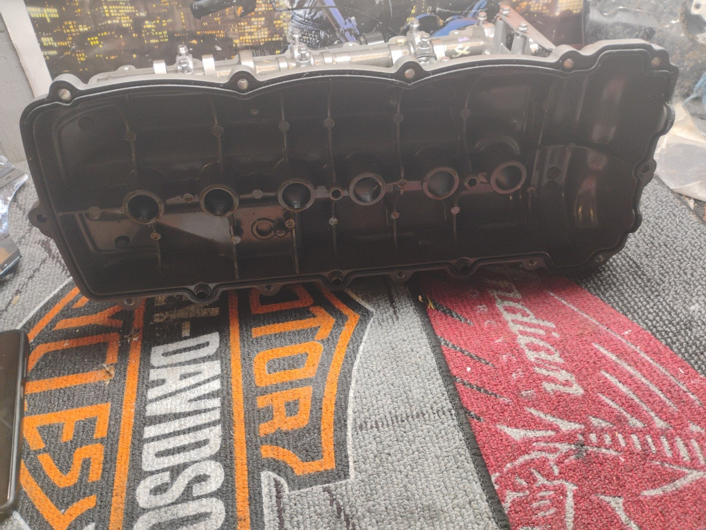 21 Triumph Rocket III 3 GT 2500 engine head valve cover cam rocker cover