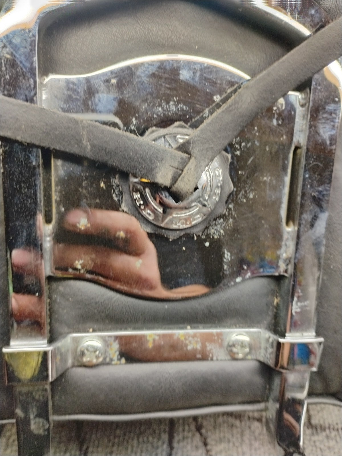 OEM PassengerBackrest Sissybar For Harley 97-08 Road StreetGlide UltraClassic FL