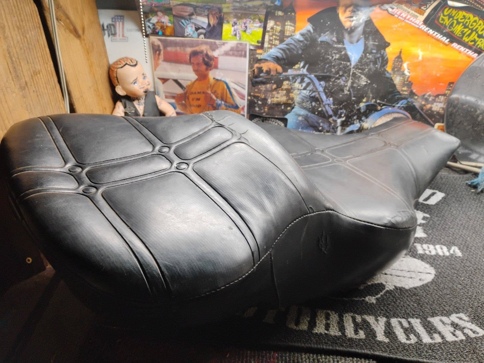 OEM HARLEY DAVIDSON TOURING SEAT PN 52151-83 - 86