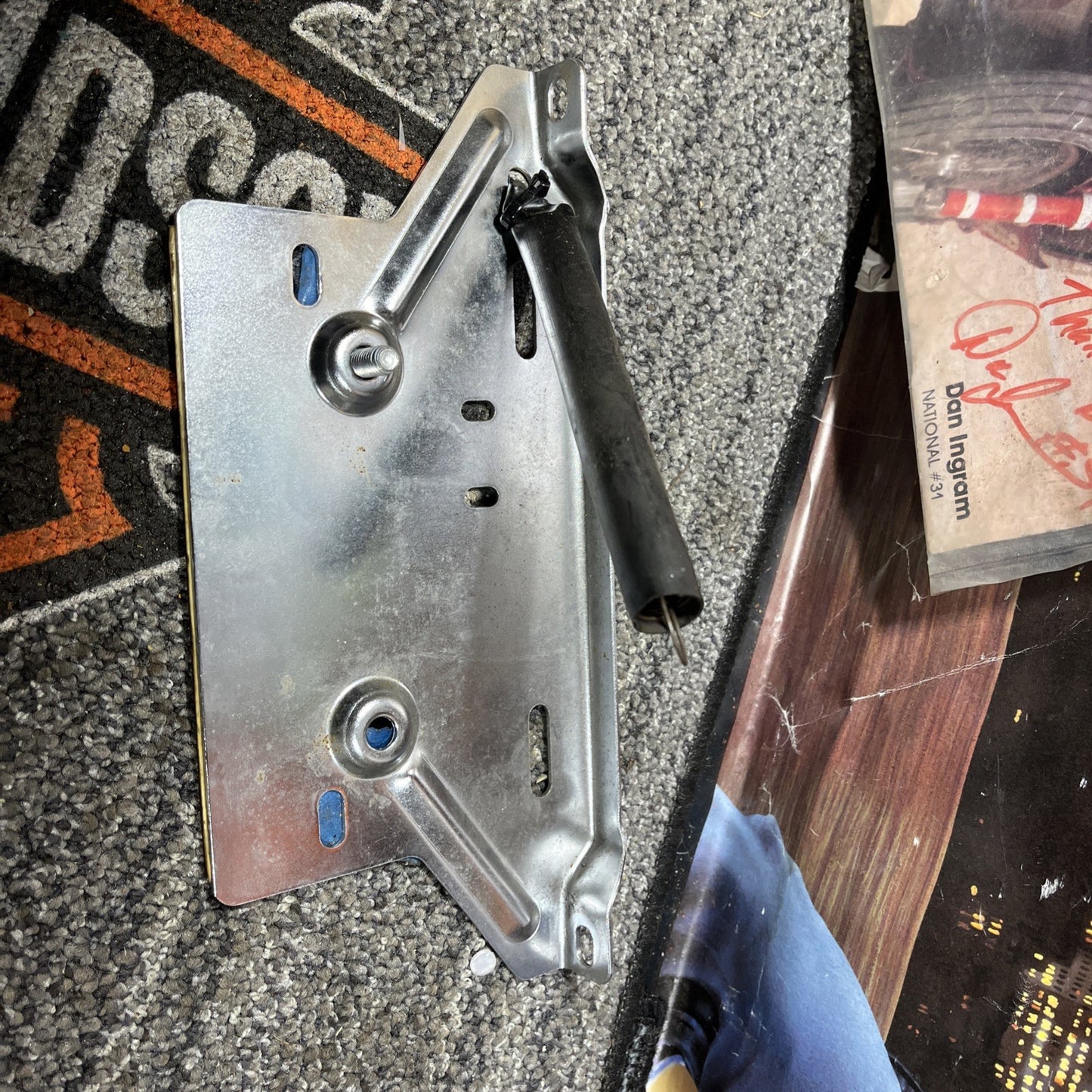  2006 Harley Touring FLHTCUI Electra Glide Rear Frame Guard Plate Holder 53422-