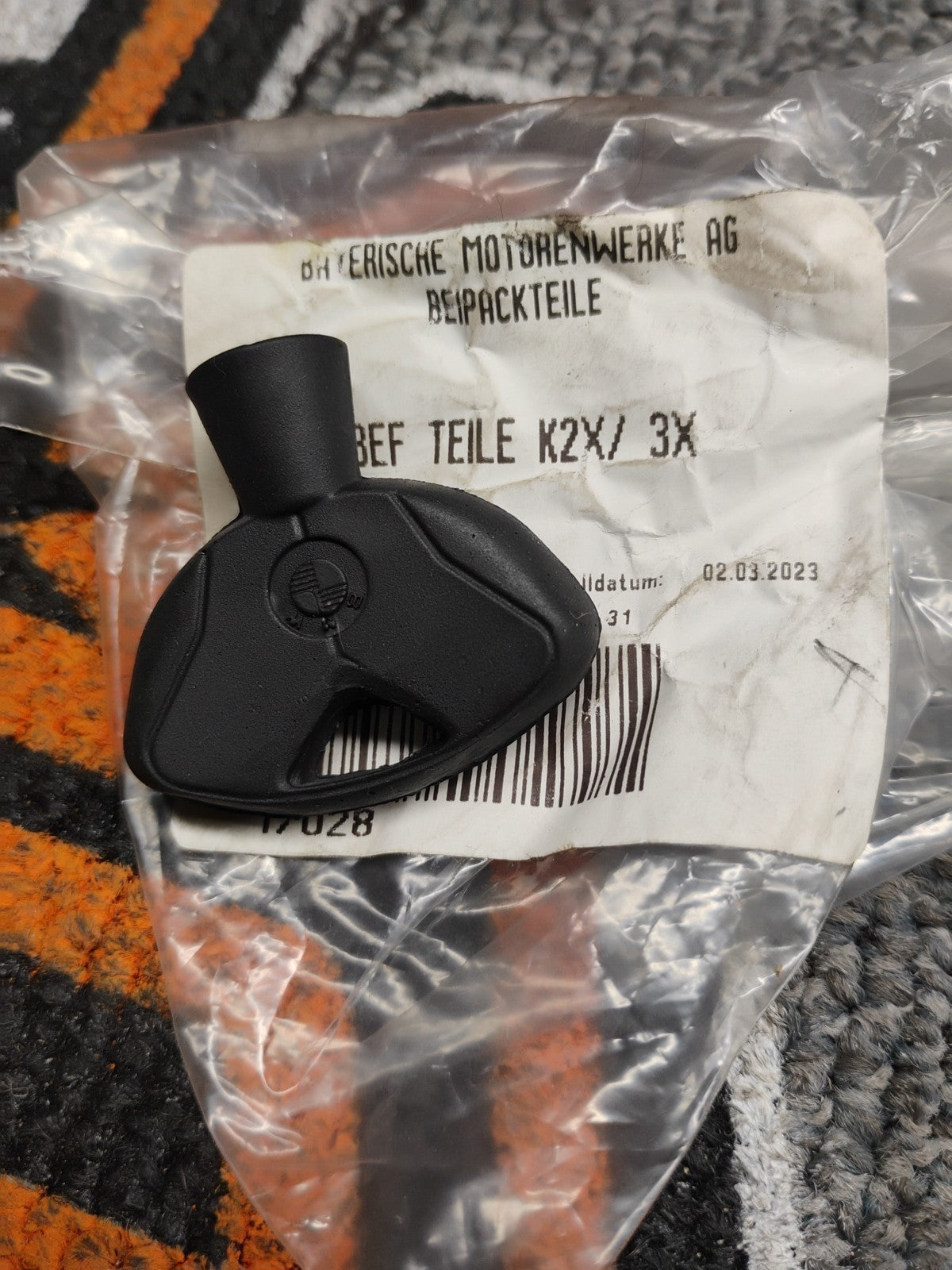 OEM ear Black Motor Fender Seat Tab Bolt Screw Torx Key For 2018 BMW R NINET R9T