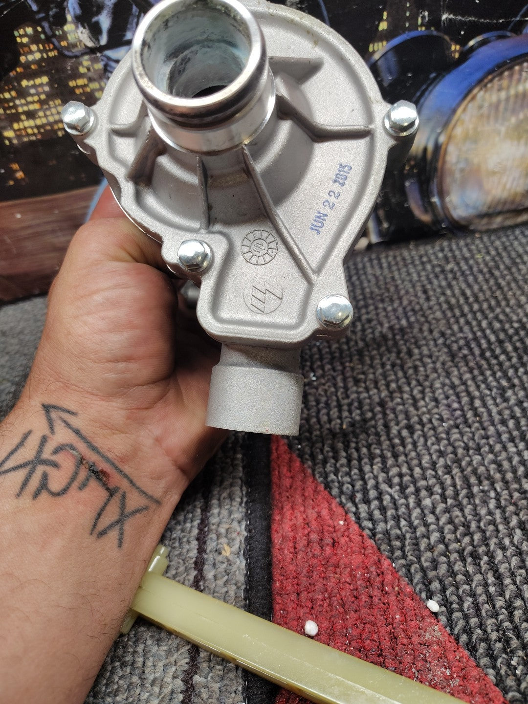 TRIUMPH TIGER 800 XC STREET TRIPLE 675 R OEM OIL & WATER PUMP T1210204 *
