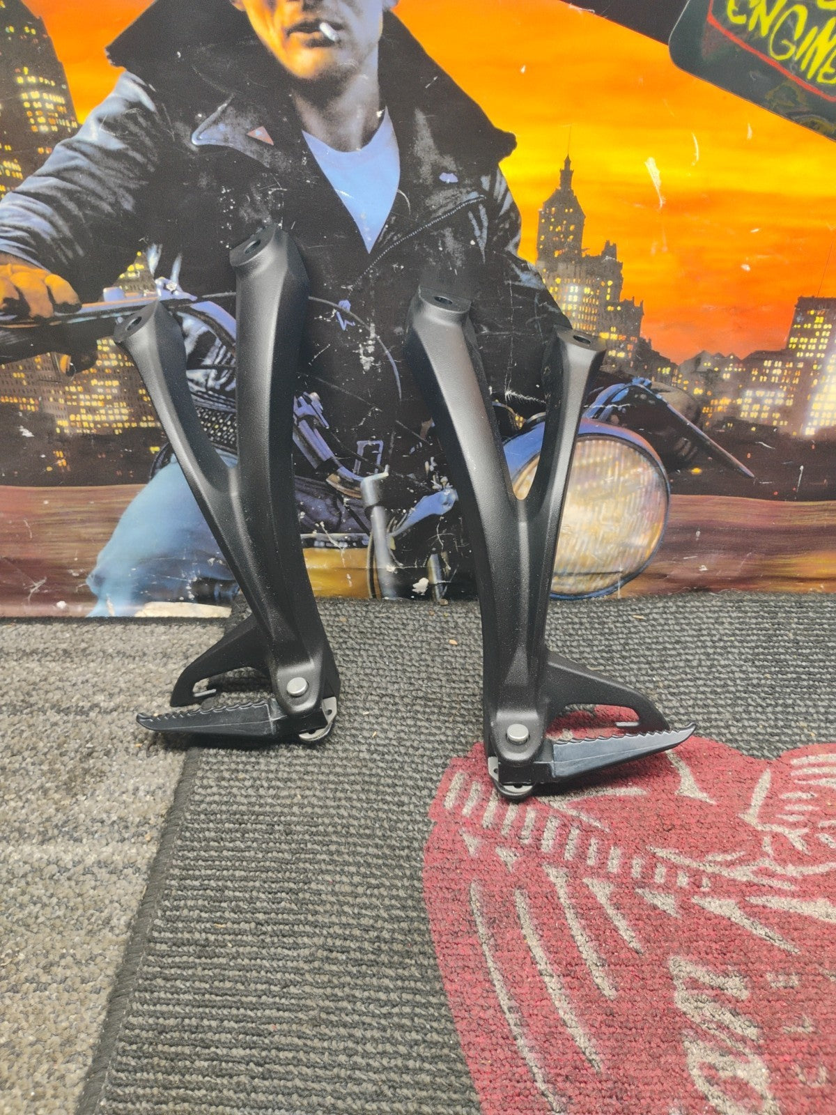 Suzuki Rear Footpeg Assembly R&L 