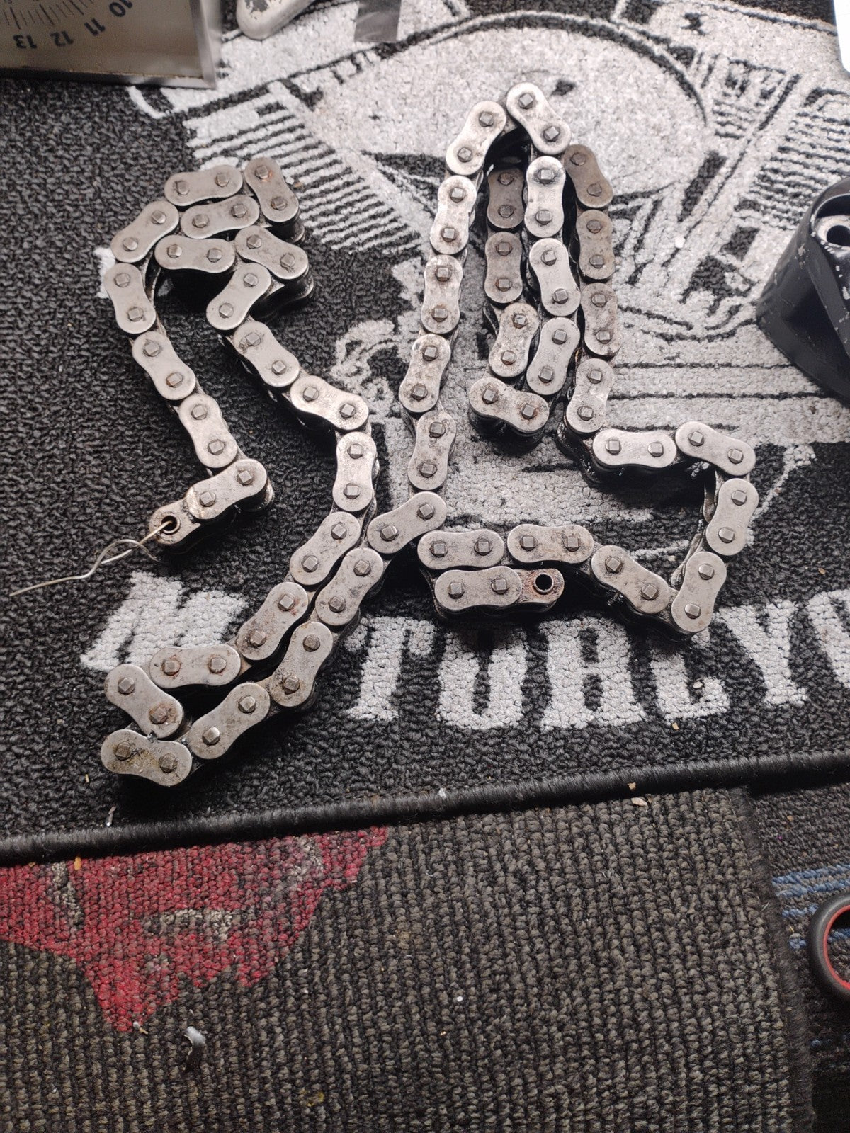  Diamond roller chain, likely a 530XL0 Missing Master Link