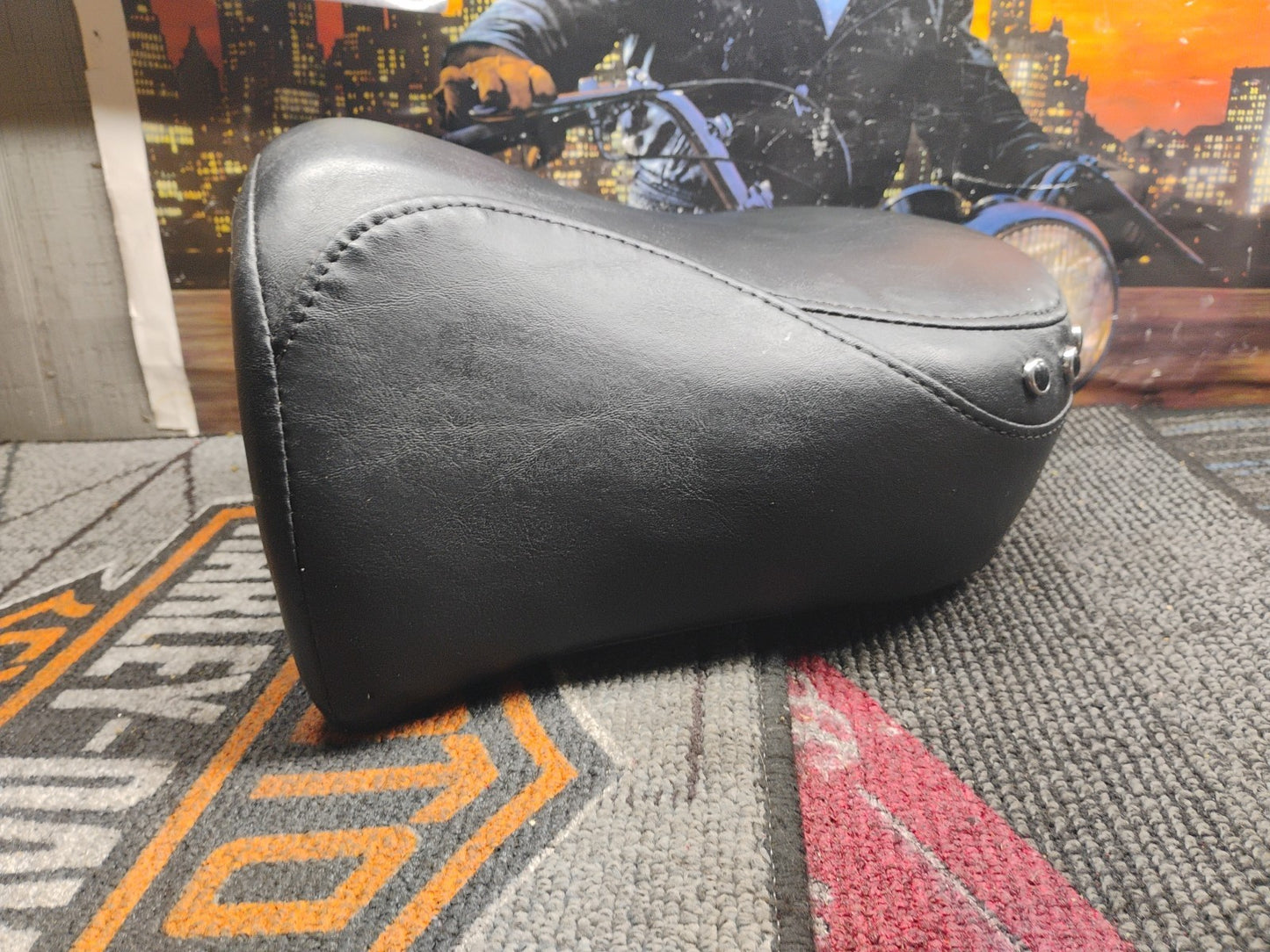 02 Harley Touring Road King FLHR REAR PASSENGER SEAT 