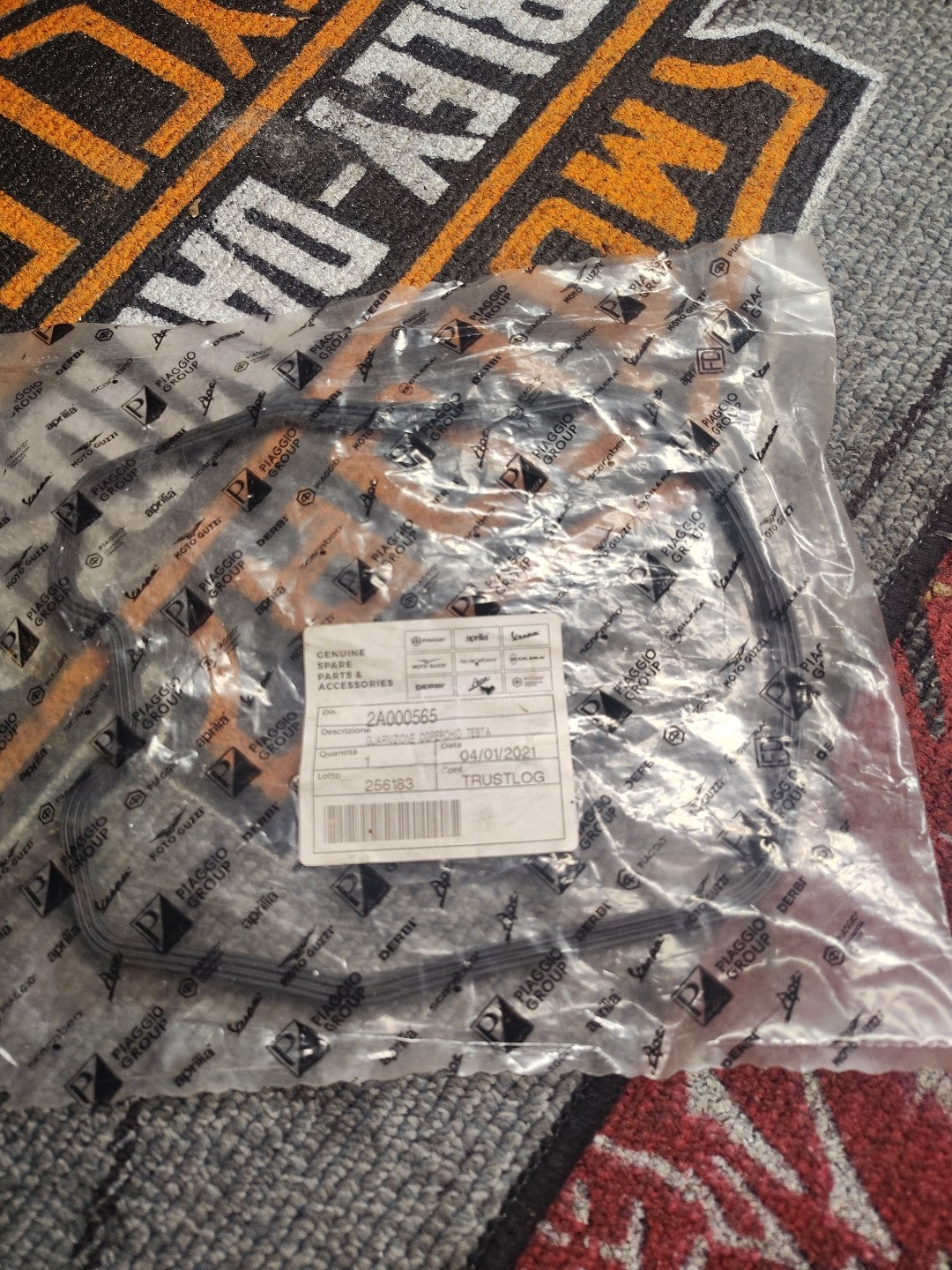 Moto Guzzi Valve Cover Gasket  V7 V85 V9 750 lll TT Bobber Roamer 2A000565 