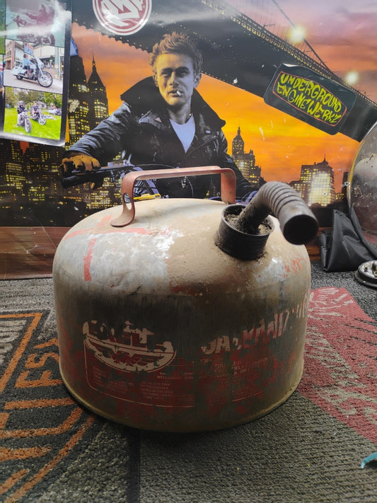 2.5 Gallons Eagle Gasoline Vintage Kerosene Oil Can Gas Can Metal Can 