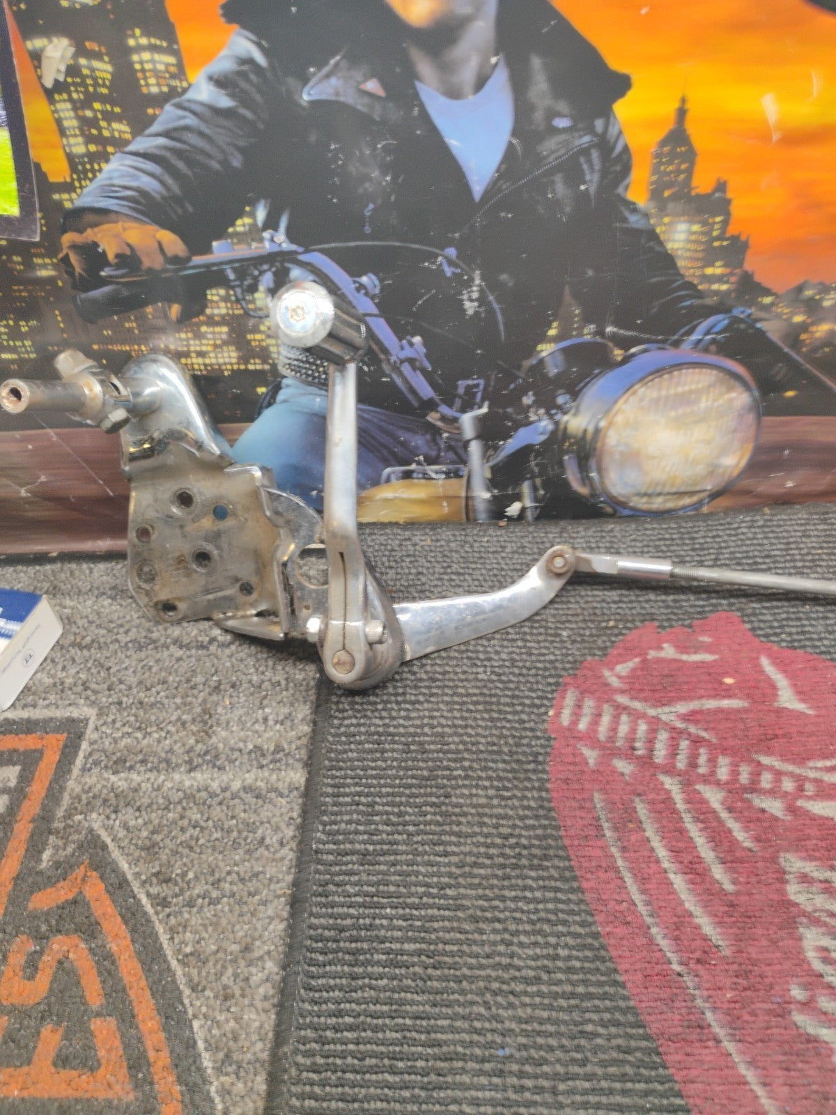 2007 Harley Davidson Dyna Front Driver Foot Pegs mount bracket