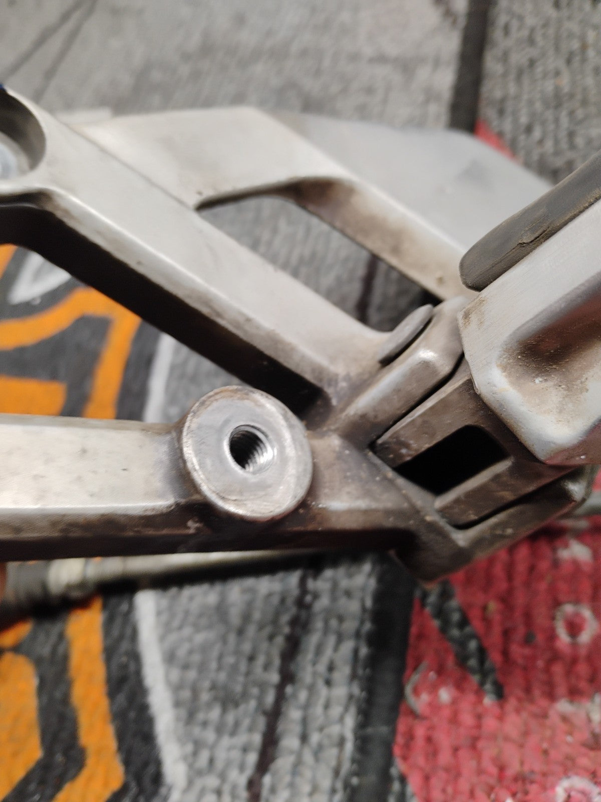 1991 Honda CBR600 F2 CBR 600 600F2 CBR600F Foot Peg Pedal Mount Left Shifter I12