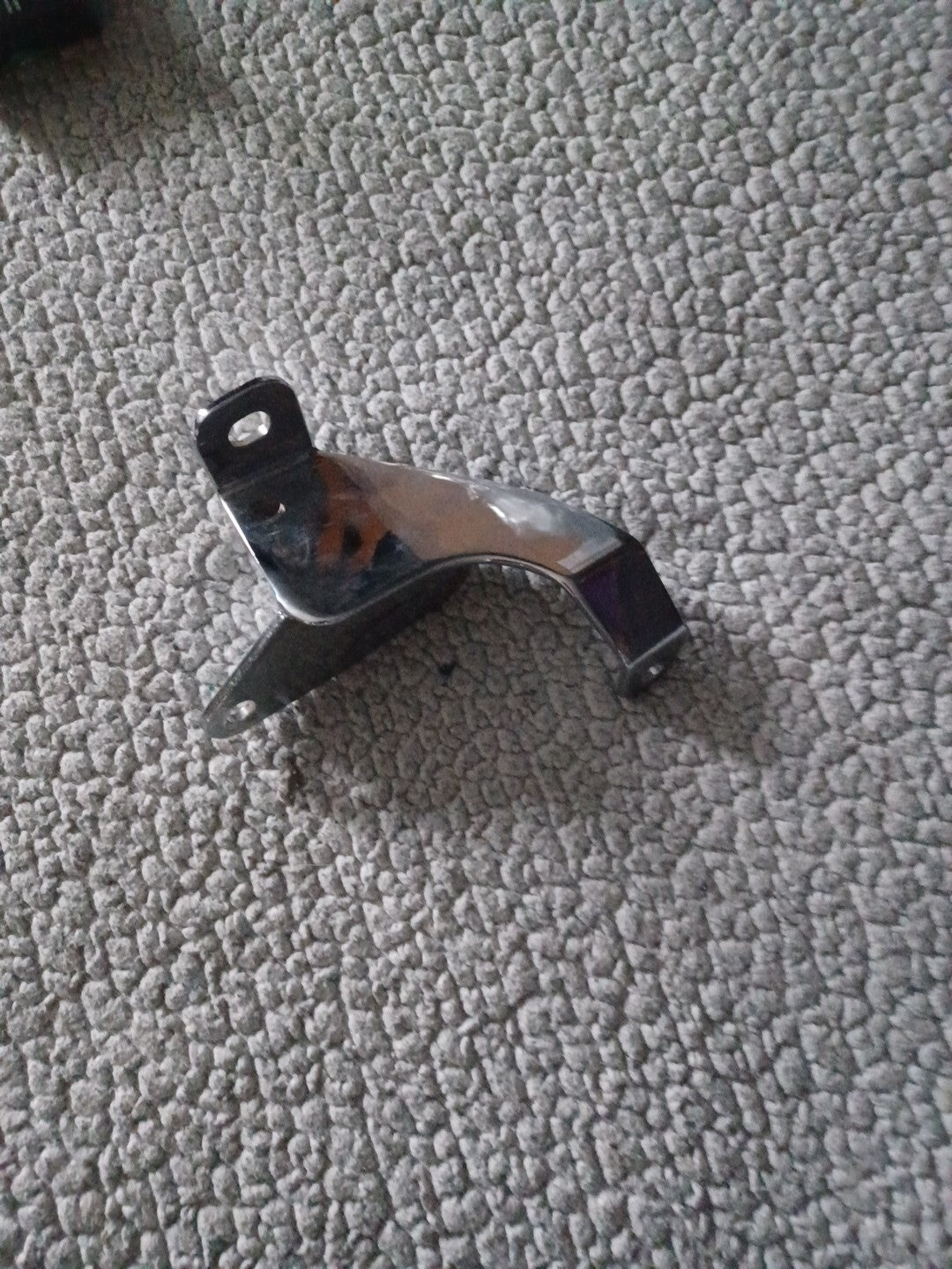 Harley-Davidson 58076–88A windshield bracket Right NOS