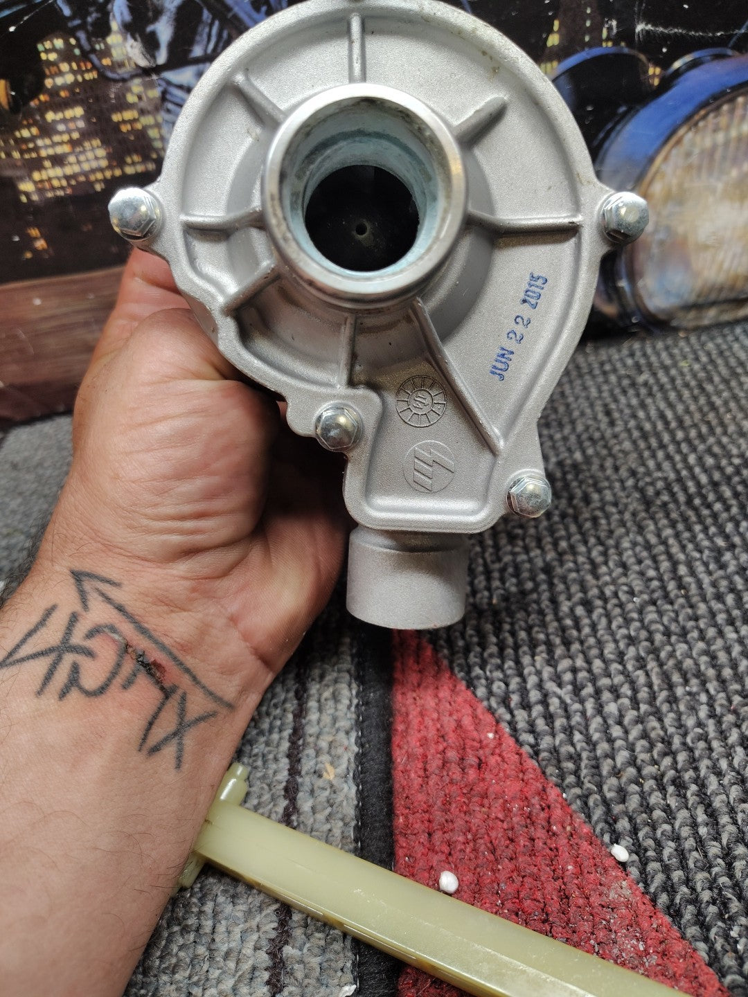 TRIUMPH TIGER 800 XC STREET TRIPLE 675 R OEM OIL & WATER PUMP T1210204 *