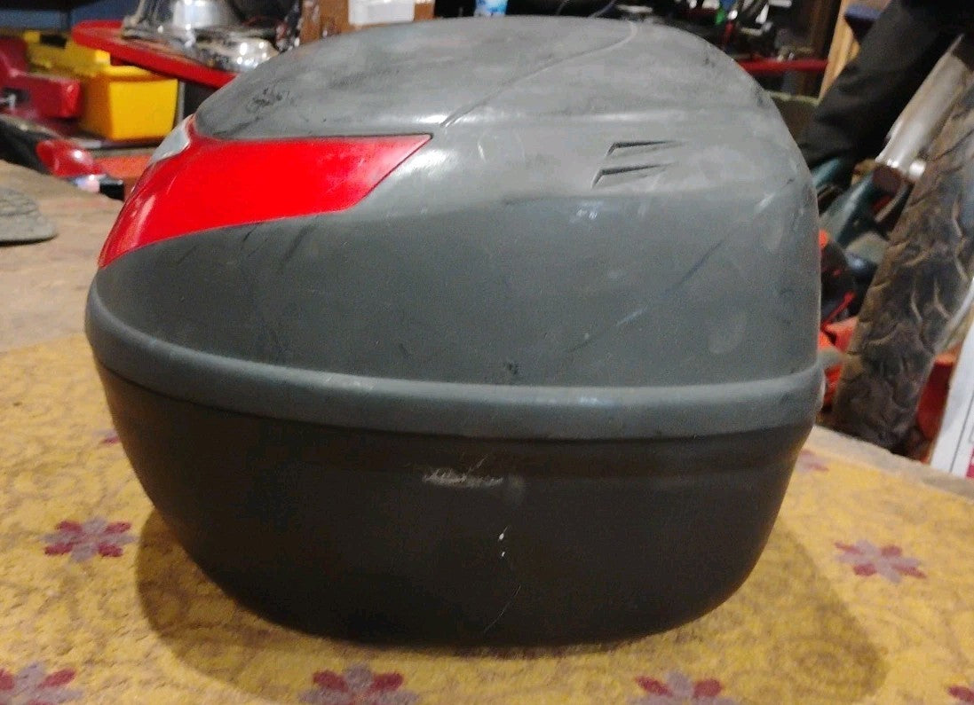 GIVI MICRO2 Monolock TOP BOX With Keys& Accessories