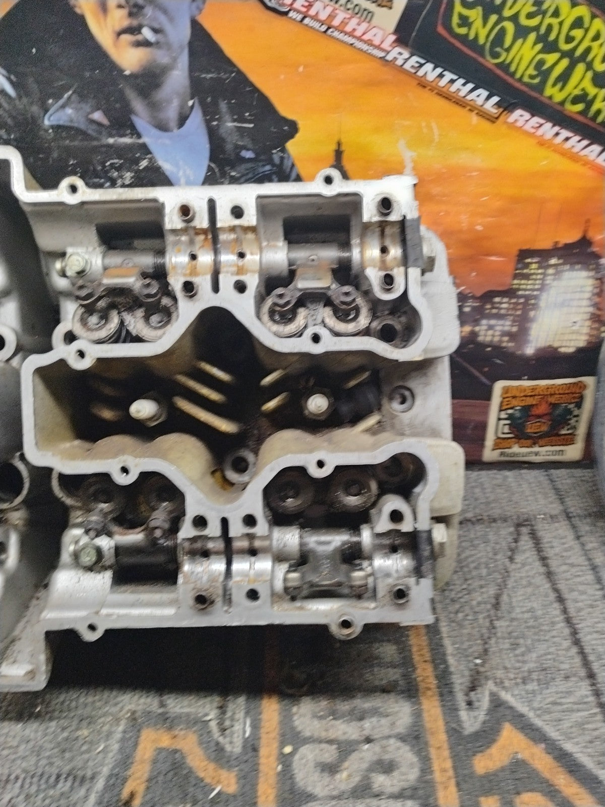 '82 GS750 GS 750 t CYLINDER HEAD VALVE TRAIN MOTOR ENGINE PART 1982 SUZUKI GOOD!