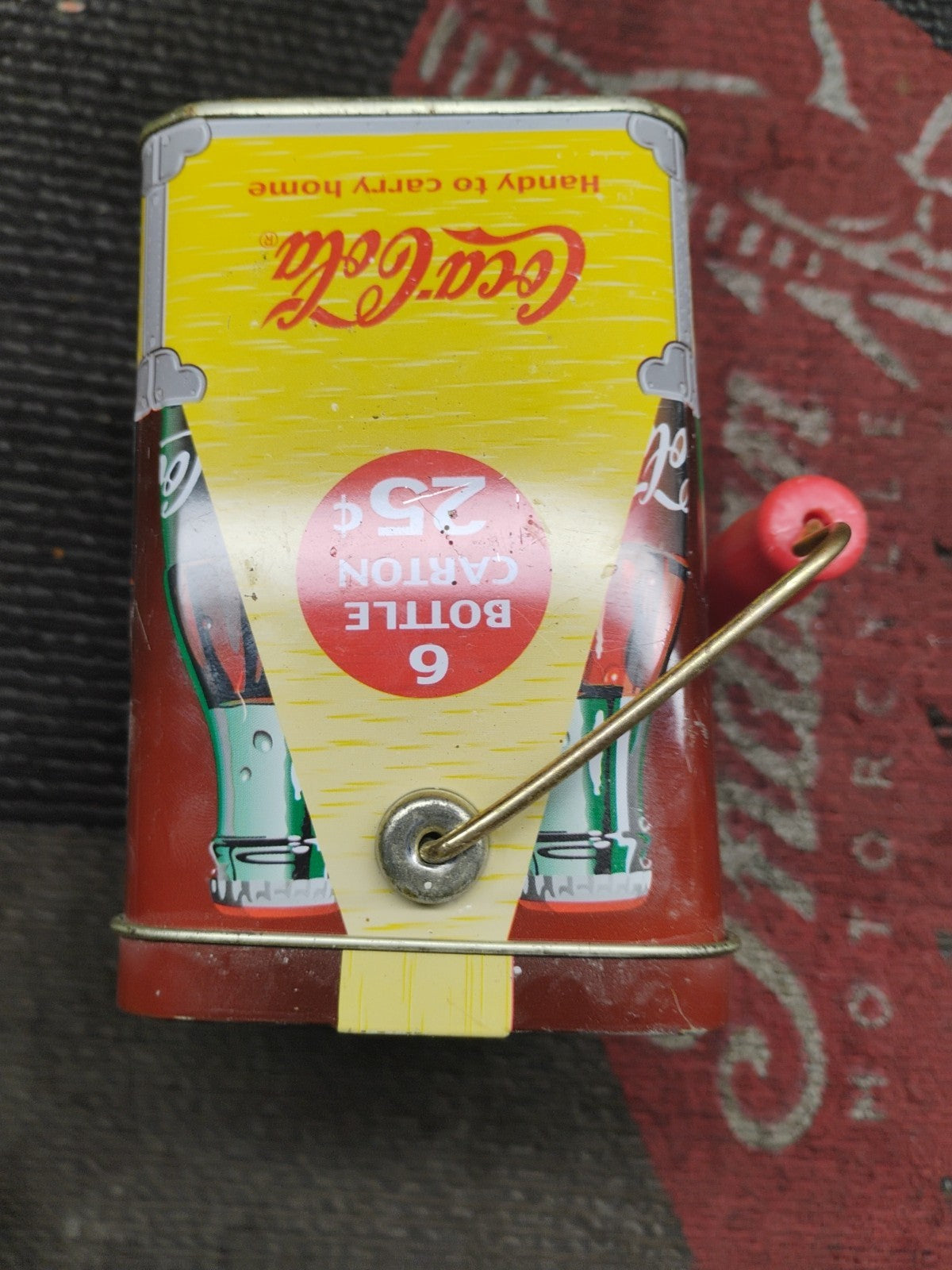 1999 Coca Cola Collectors Tin 6 Bottle Carry Tin With Plastic Handle (5X3.5X5in)