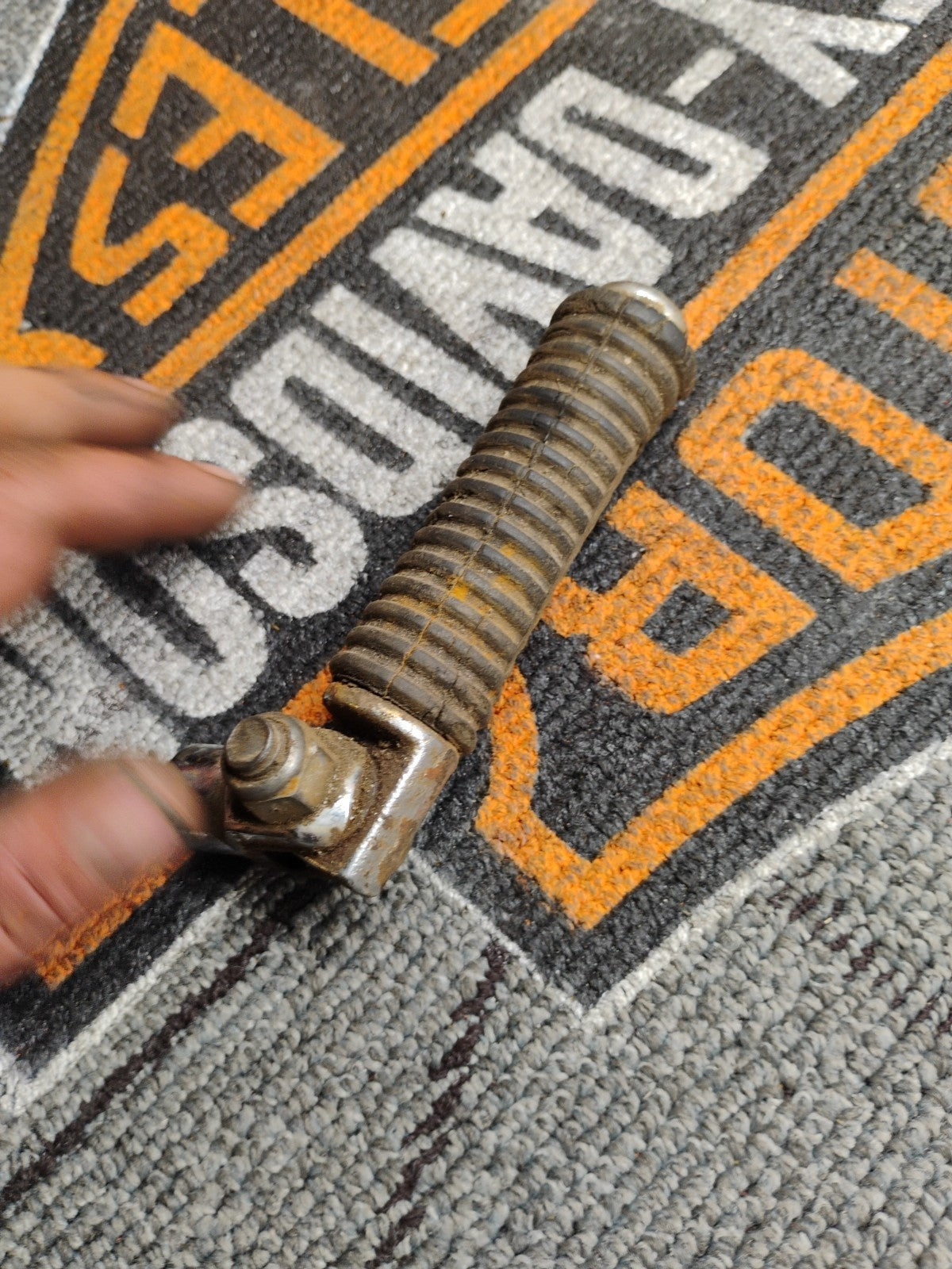 VINTAGE HARLEY DAVIDSON 4" RUBBER PASSENGER FOOT PEG (E)