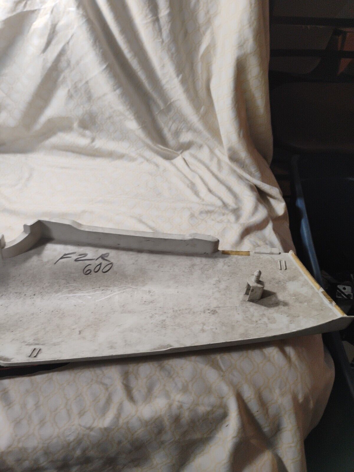 NOS Yamaha Side Cover Assembly 2 UR Silky White 1989-1990 FZR600 3HE-Y2171-00-GE