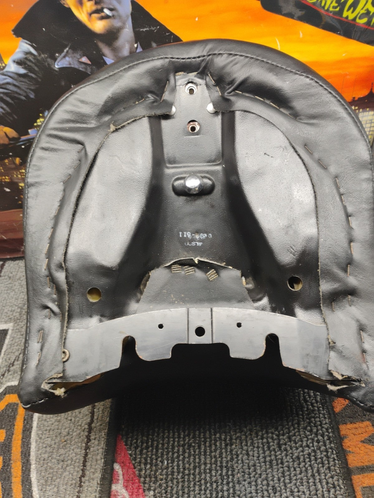 02 Harley Touring Road King FLHR REAR PASSENGER SEAT 