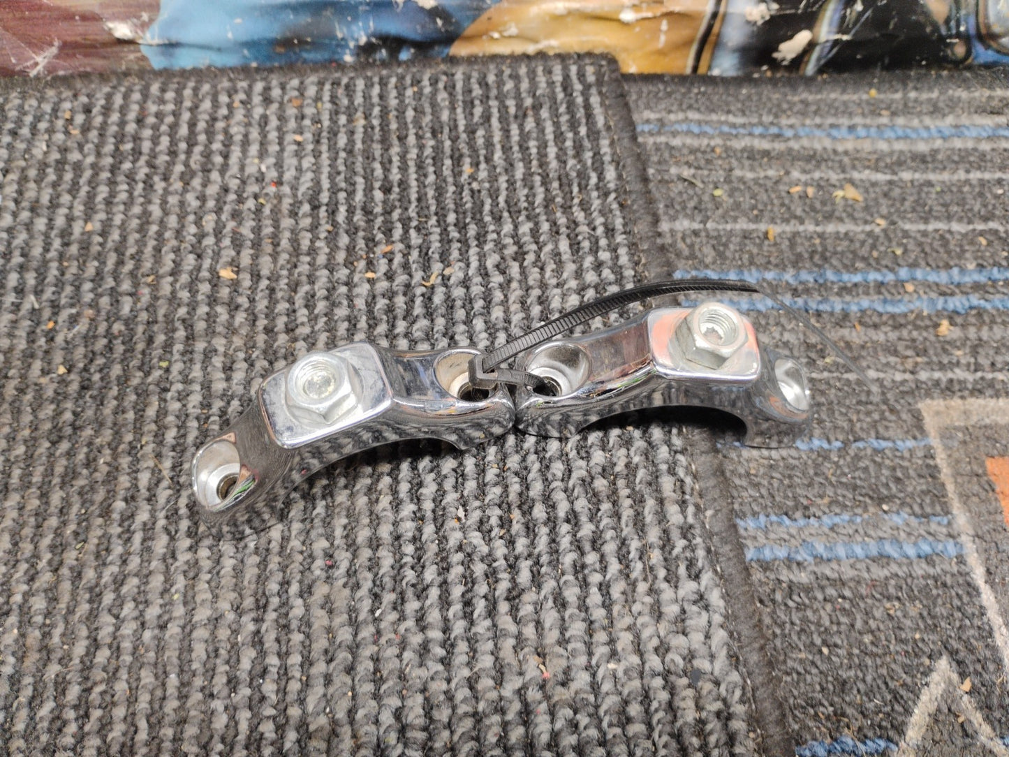 HARLEY Pair FRONT MOUNTING CLAMPs OEM 