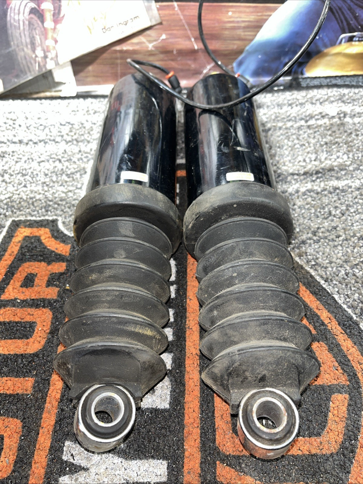 Harley Davidson OEM FLHR/FLHP/FLHT Touring Rear Shocks 54000036