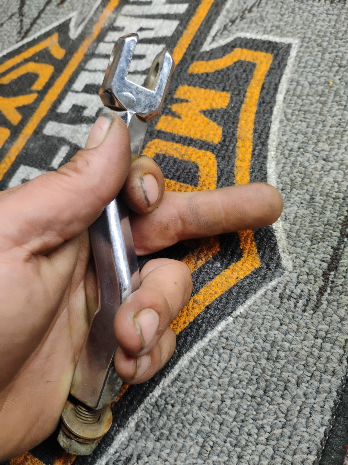 1 Used Kinky Side Harley Davidson HwPeg Replacement  49106-78T Sportsterr