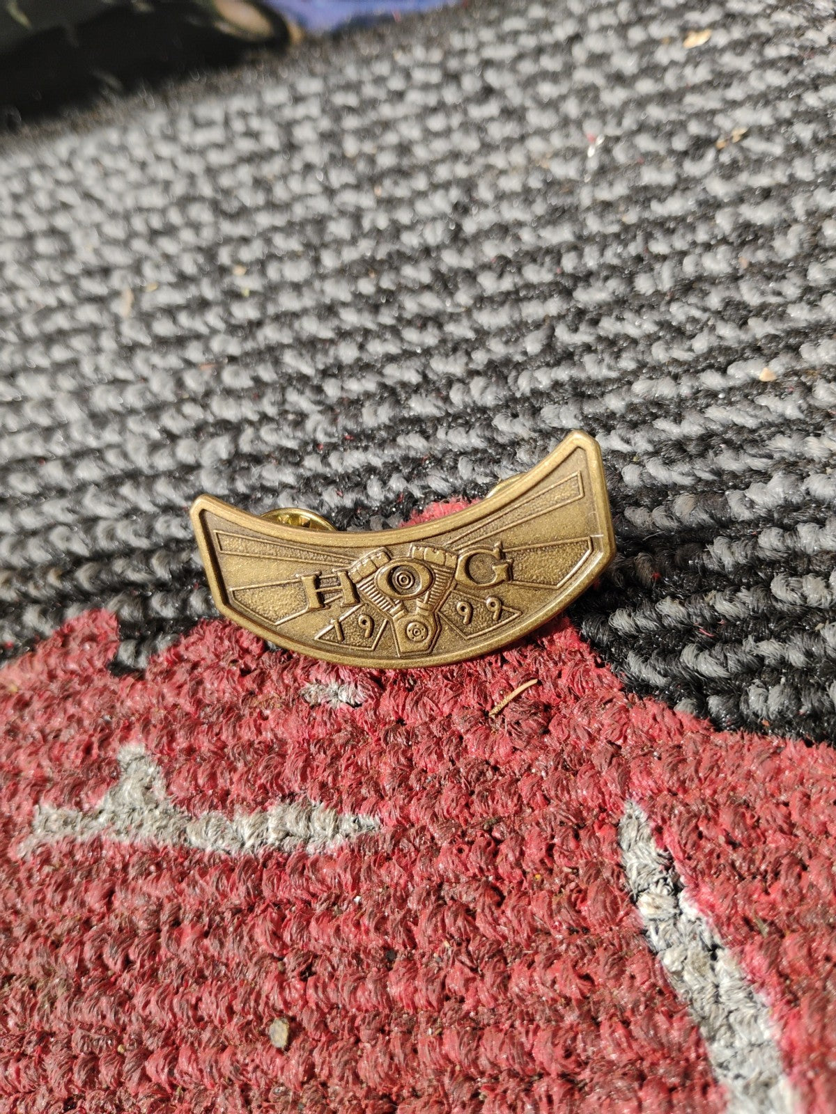 1999 Vintage HOG Harley Owners Group Harley Davidson Vest / Lapel Pin