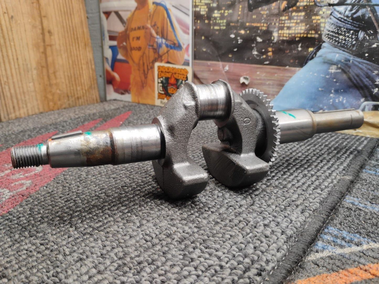 briggs & Stratton crankshaft #355 / R5 / 66