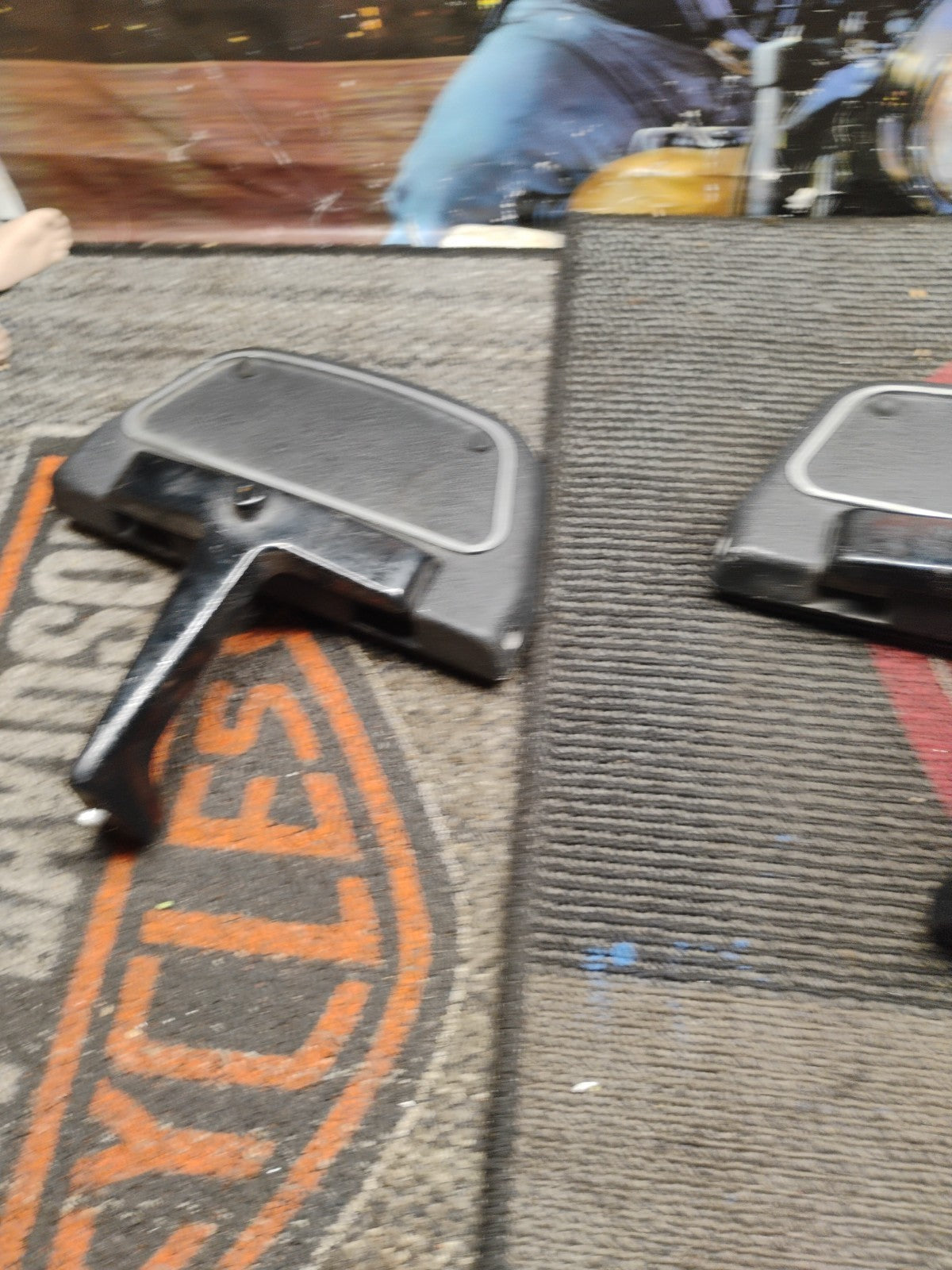 Harley Davidson Road King Electra Glide Left Right Passenger Footrest Footboards