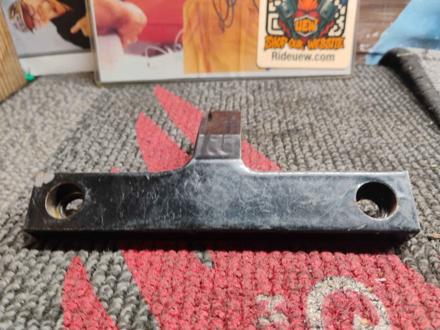 HARLEY-DAVIDSON TOURING OEM REAR PASSENGER FOOT STEP PEG BRACKET T BLACK