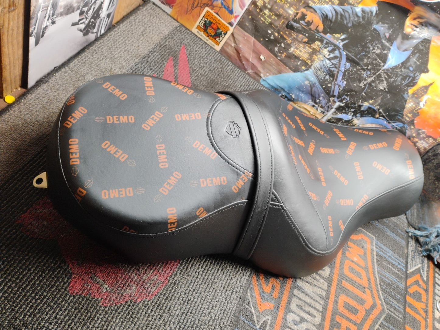 DEALER DEMO HARLEY '07-09 XL SPORTSTER REDUCED REACH SEAT