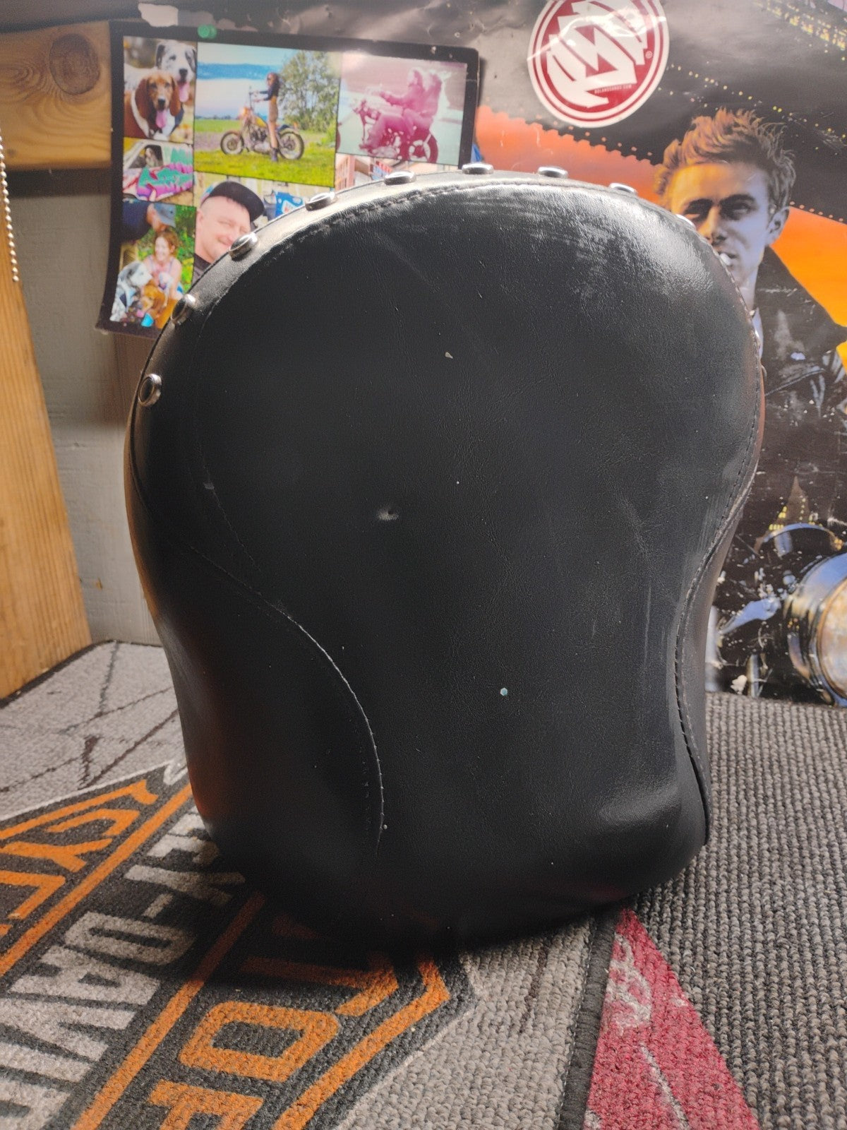 02 Harley Touring Road King FLHR REAR PASSENGER SEAT 