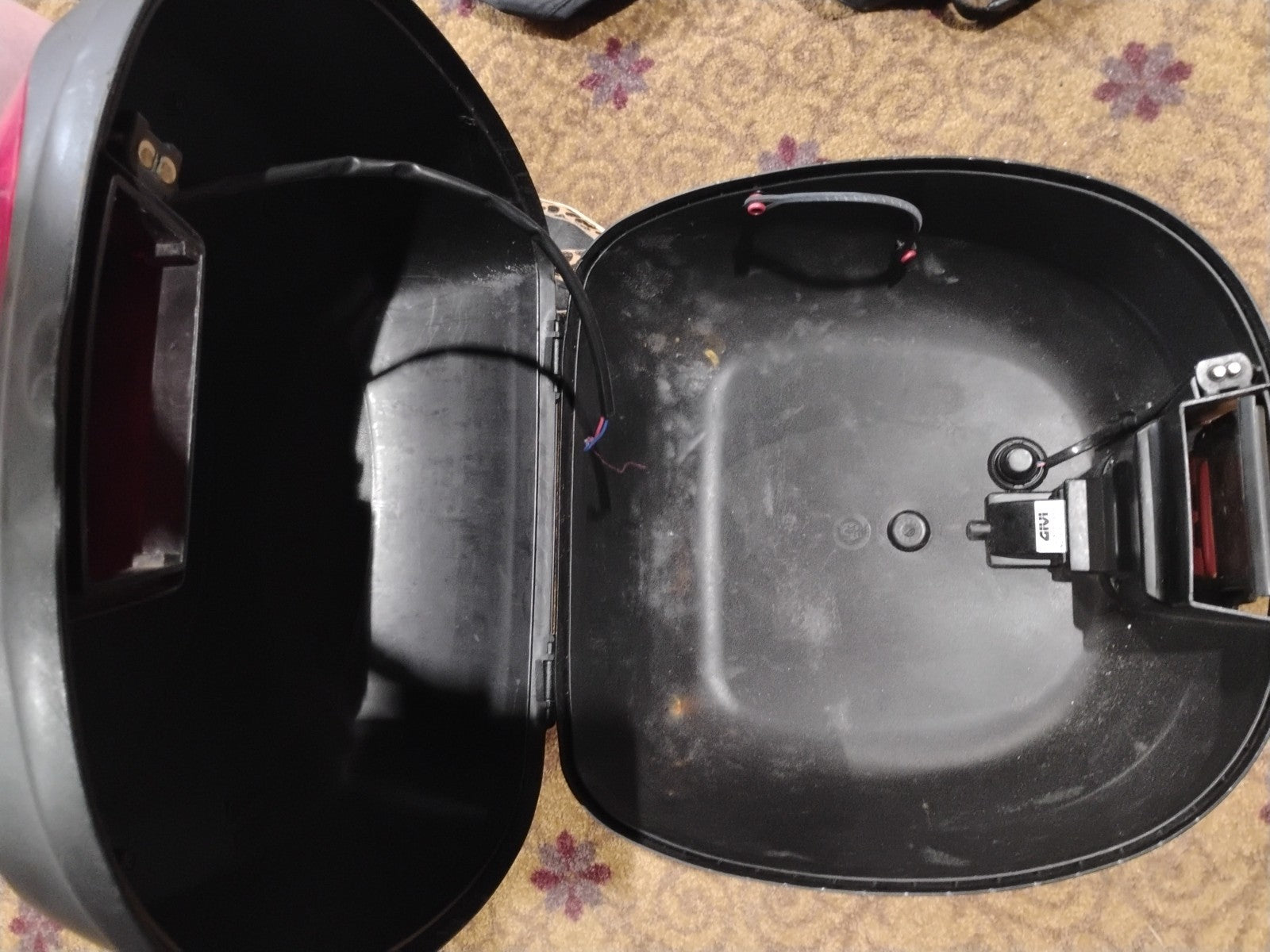 GIVI MICRO2 Monolock TOP BOX With Keys& Accessories