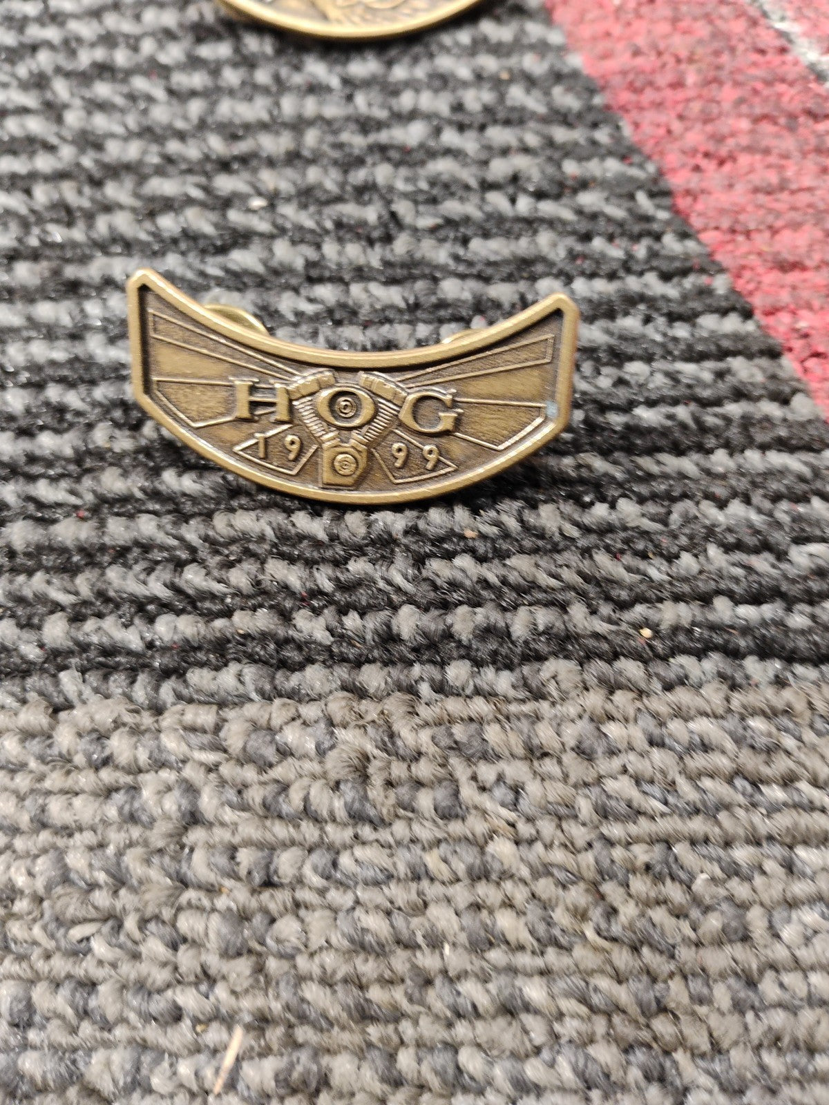 3 Harley Davidson Pins-HOG 1999, HOG 1993 &￼Harley Owners 1983-2008