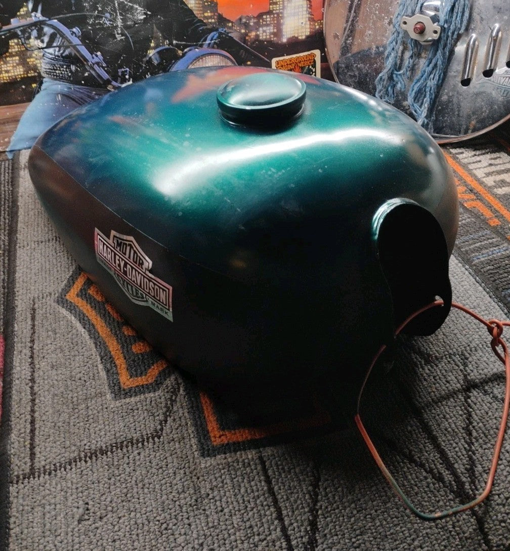 VINTAGE 1970s HARLEY DAVIDSON FUEL TANK 