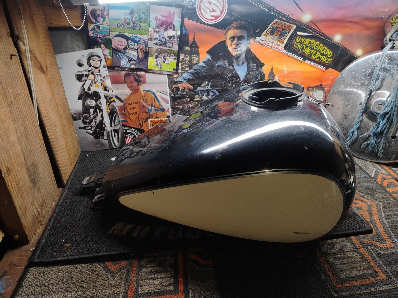 OEM Harley-Davidson Touring 6 Gallon Fuel Gas Tank Black Cream Two Tone