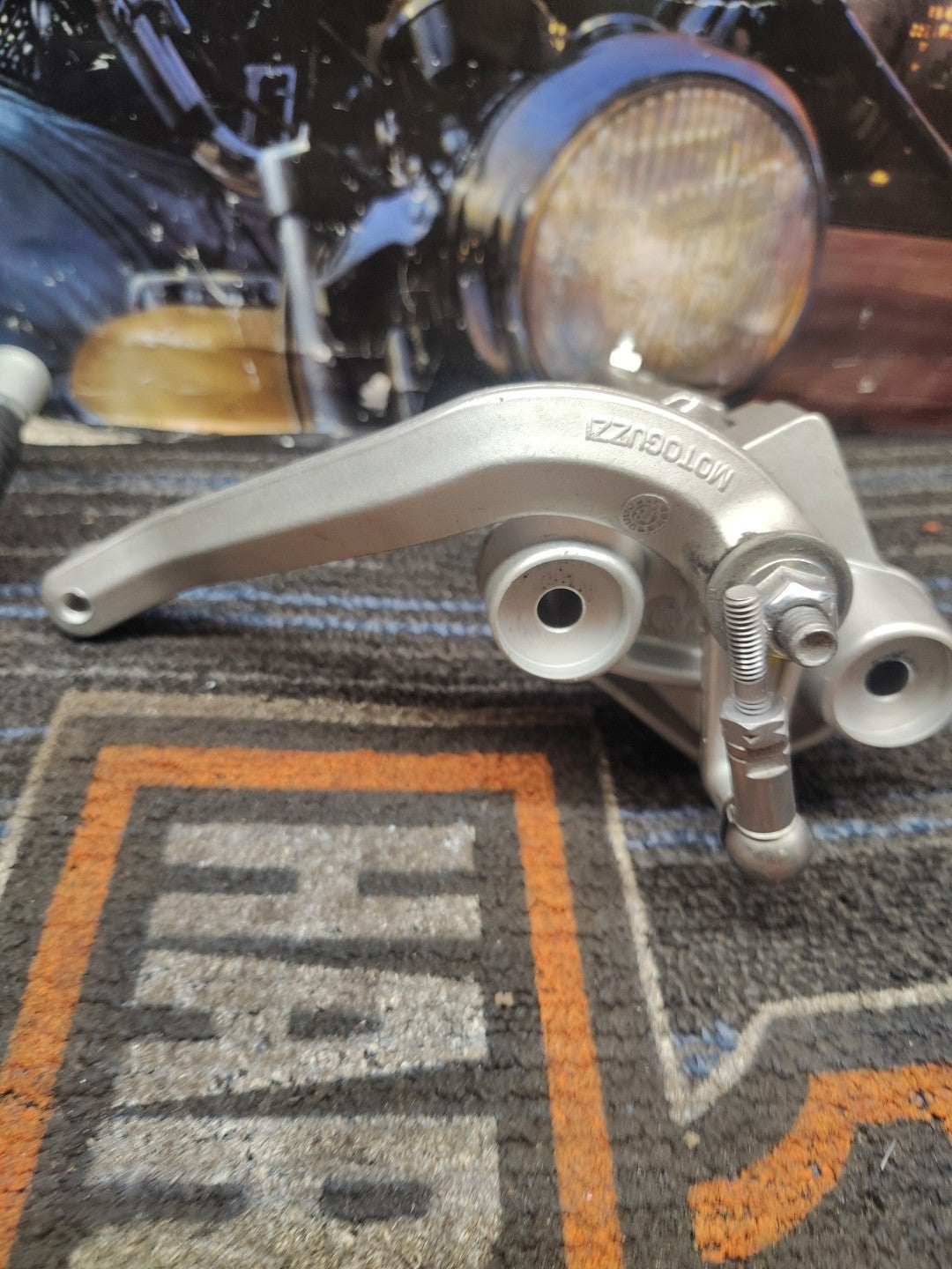 MOTO GUZZI-2017-20 V7 III: Front Left Footrest with Bracket & Gear Change Lever