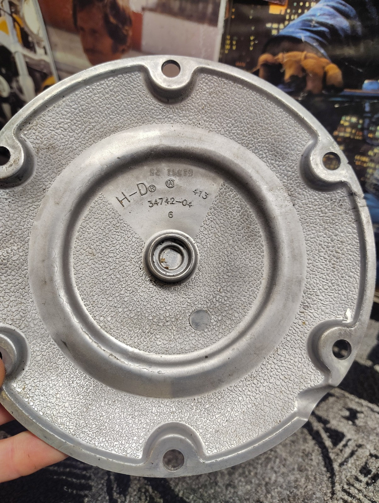 Harley-Davidson OEM Derby Cover 34742-04 Twin Cam Dyna Softail Touring
